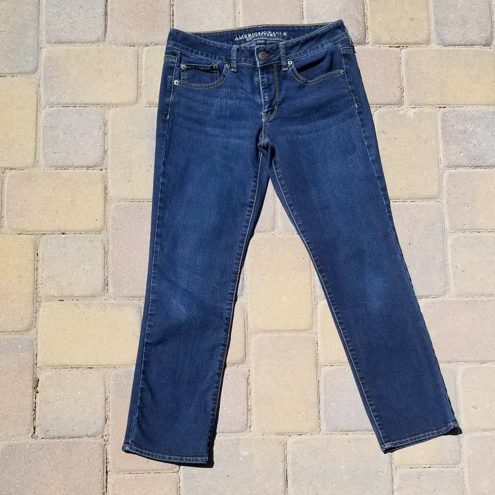 ✨HP✨ American Eagle Ladies Dark Wash Stretch Straight Jeans Size 6 Short EUC